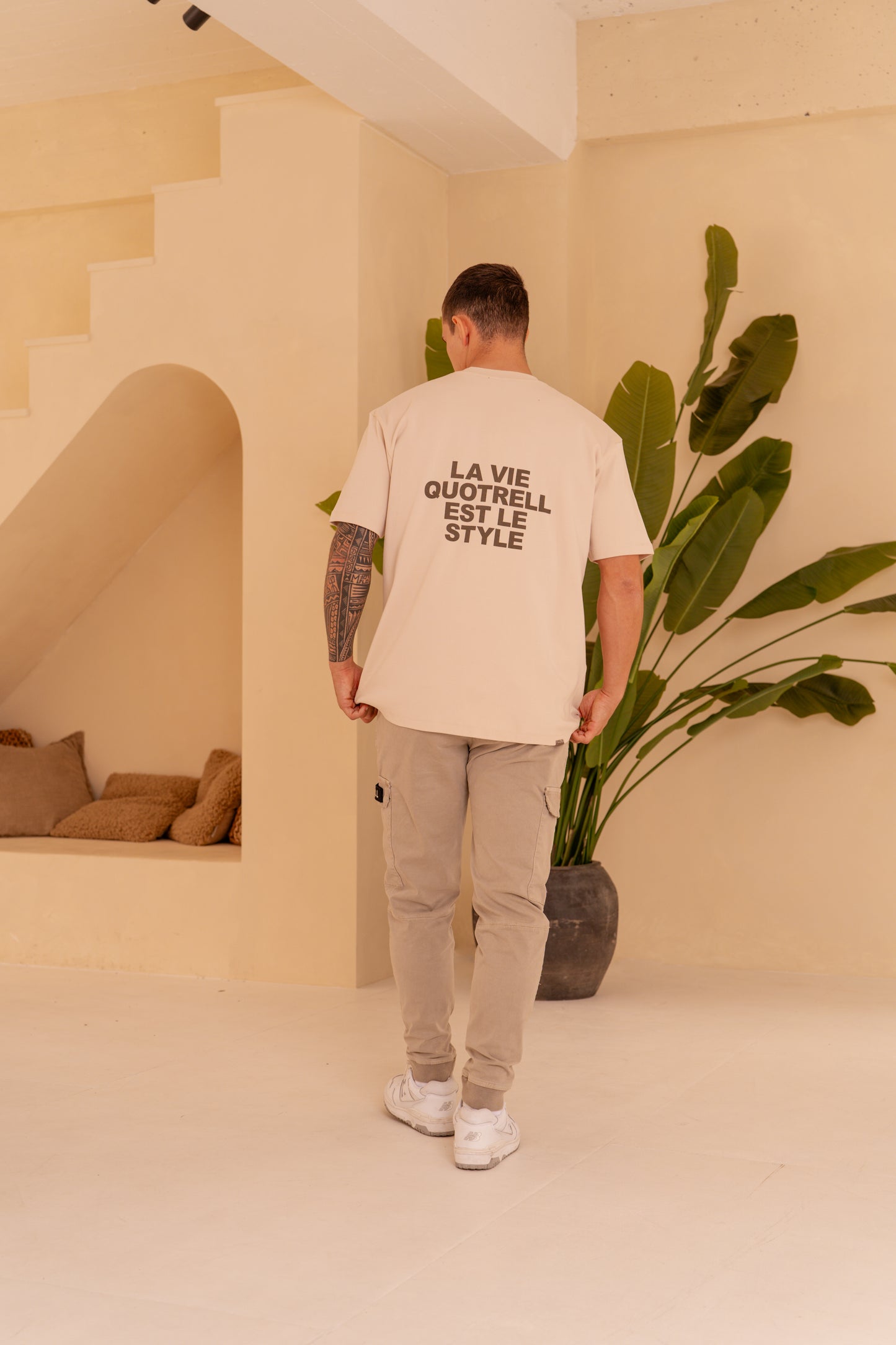 Quotrell La Vie t-shirt - cement/concrete